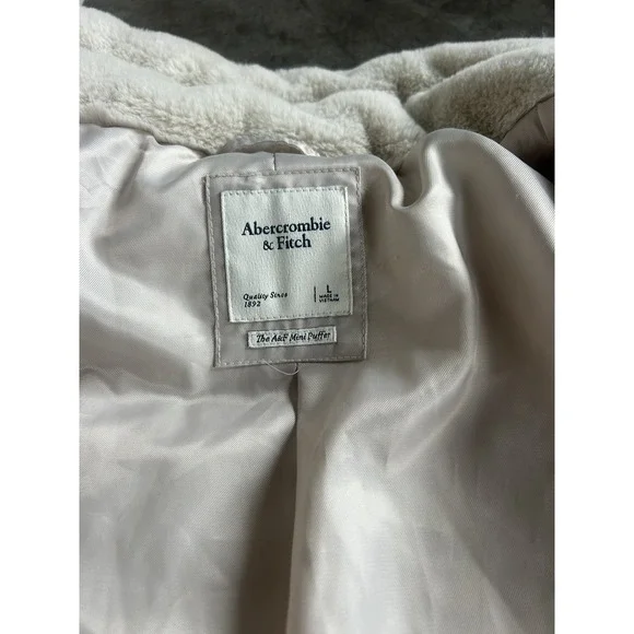 The Abercrombi & Fitch Mini Puffer Jacket Beige Faux Fur Cropped Soft Large - Picture 9 of 12